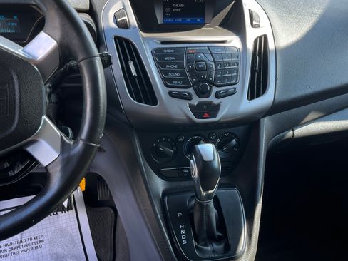 Used 2018 Ford Transit Connect XLT image 10
