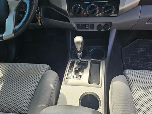 Used 2013 Toyota Tacoma PreRunner w/ TRD Sport Pkg image 2