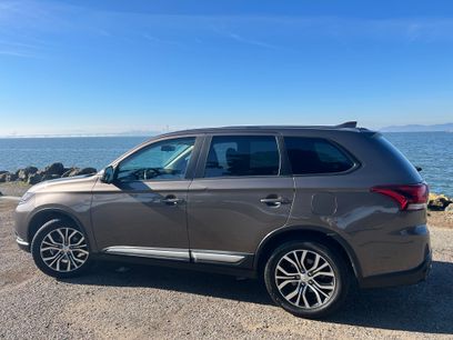 Used 2018 Mitsubishi Outlander SE