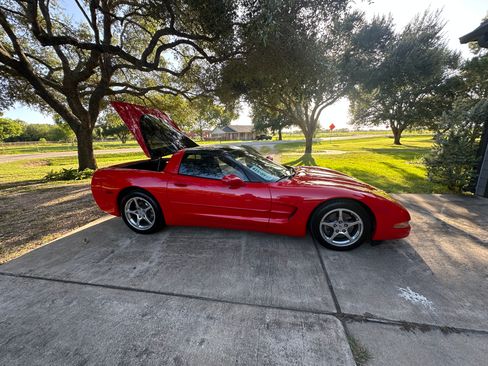 Used 2004 Chevrolet Corvette Coupe RWD image 12
