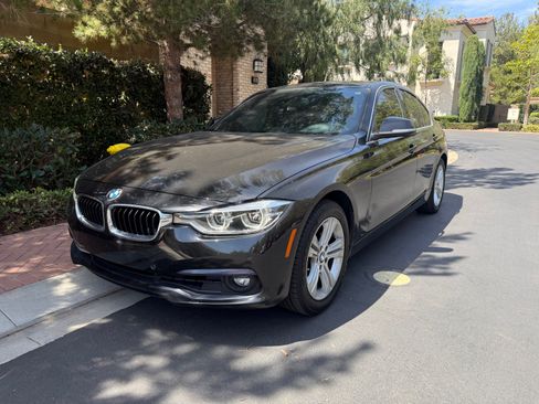 Used 2018 BMW 330i Sedan w/ Convenience Package RWD image 2