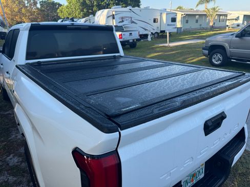 Used 2025 Toyota Tacoma SR5 image 12