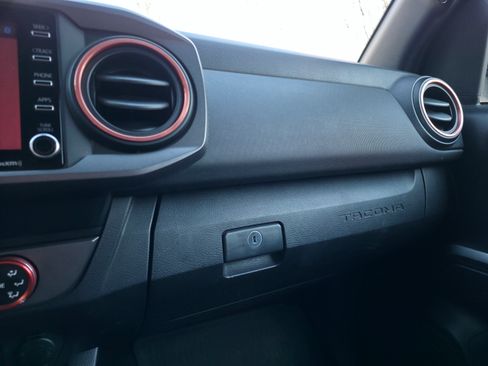 Used 2020 Toyota Tacoma TRD Off-Road image 27