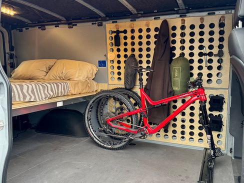 Used 2024 Mercedes-Benz Sprinter 2500 image 17