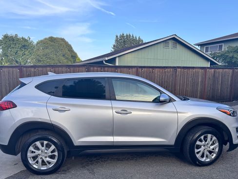 Used 2019 Hyundai Tucson SE FWD image 2
