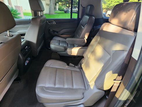 Used 2019 GMC Yukon XL Denali w/ Open Road Package RWD image 12