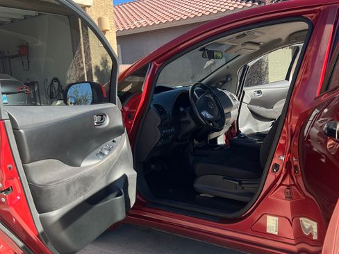 Used 2015 Nissan Leaf S w/ Charge Package image 9