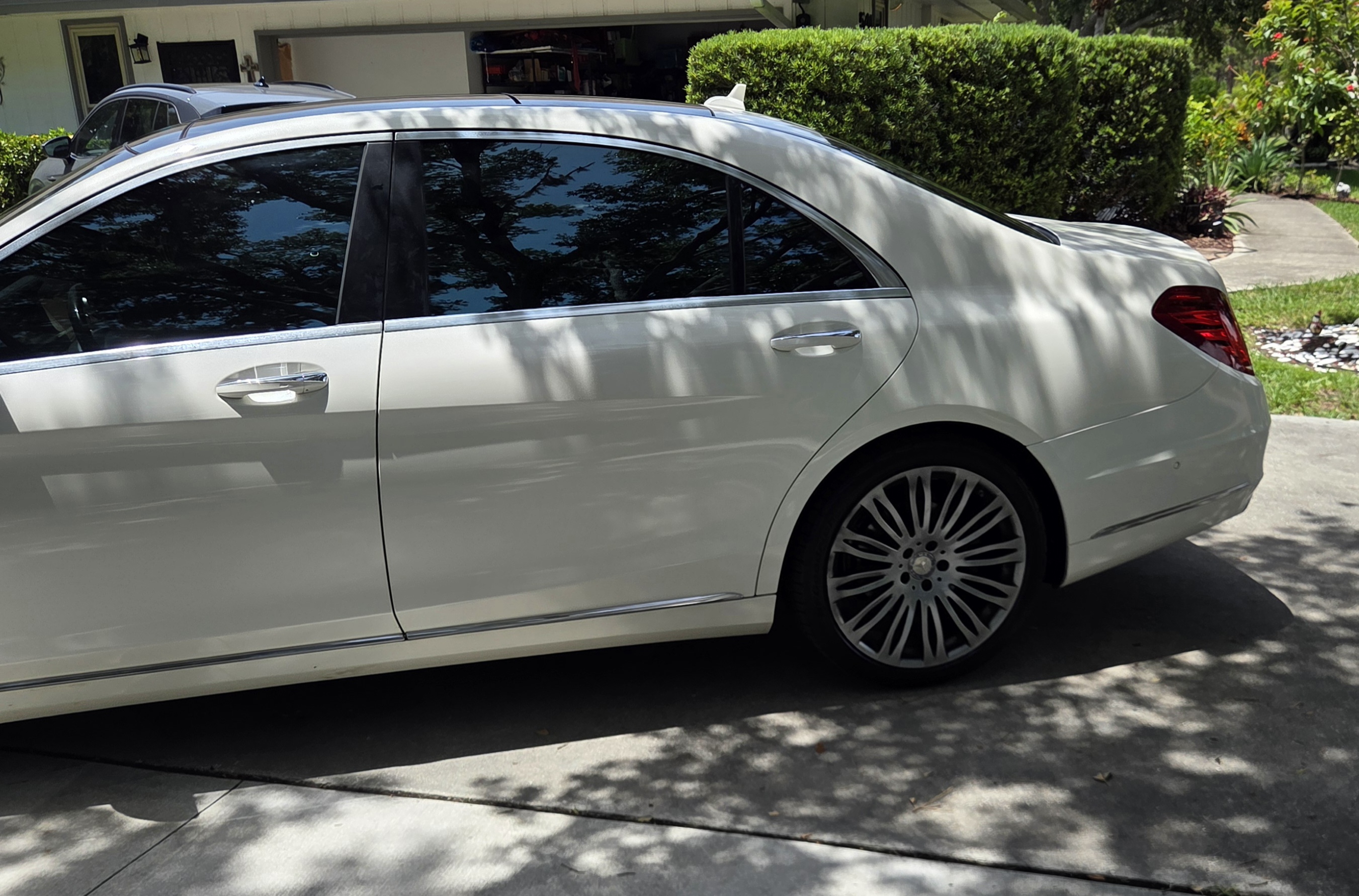 Used 2017 Mercedes-Benz S 550 Sedan image 4