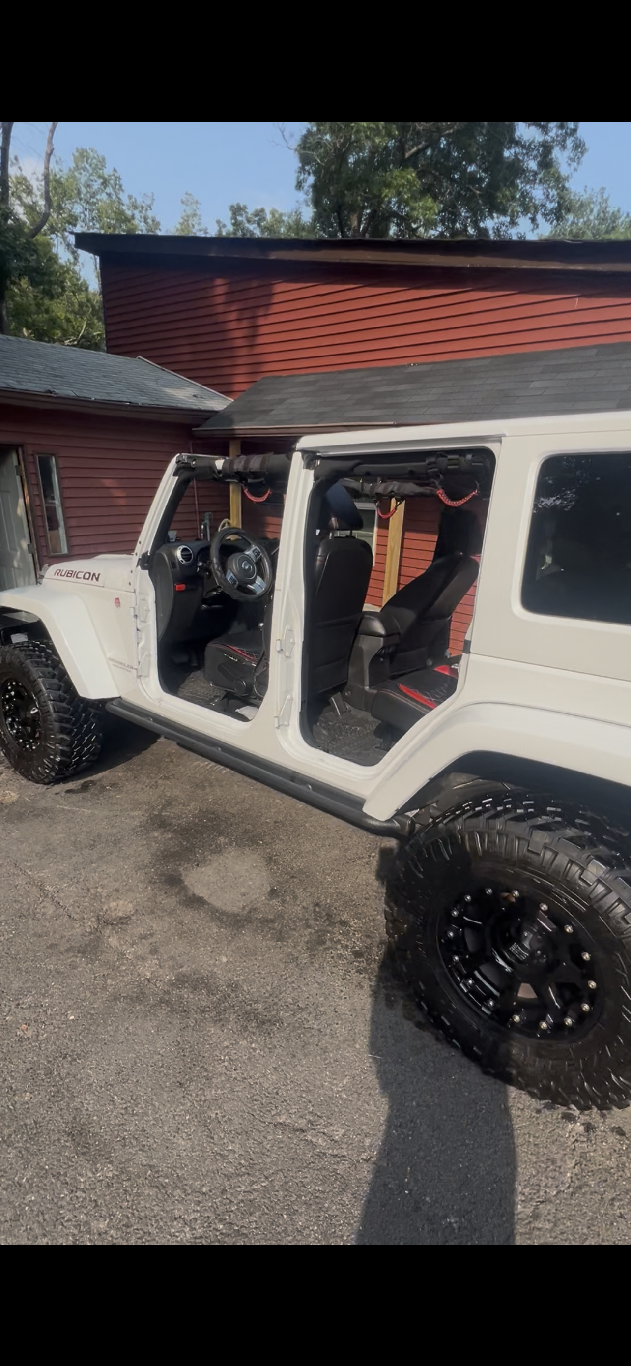Used 2014 Jeep Wrangler Unlimited Rubicon AWD/4WD image 2