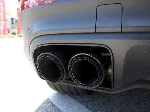 Used 2021 Porsche Cayenne w/ Premium Package AWD/4WD image 14