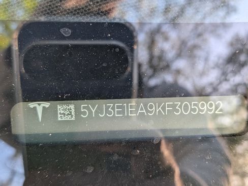 Used 2019 Tesla Model 3 Standard Range Plus image 1