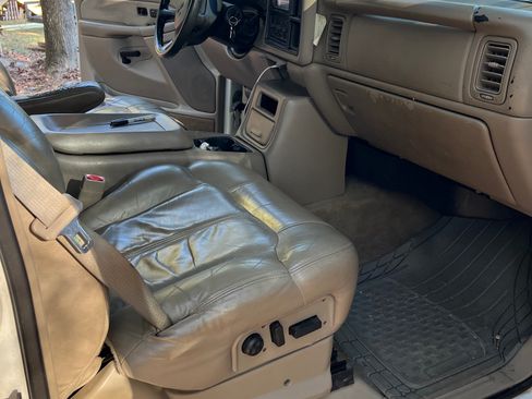 Used 2002 GMC Sierra 2500 4x4 Crew Cab HD w/ SLT Marketing Option Pkg image 6