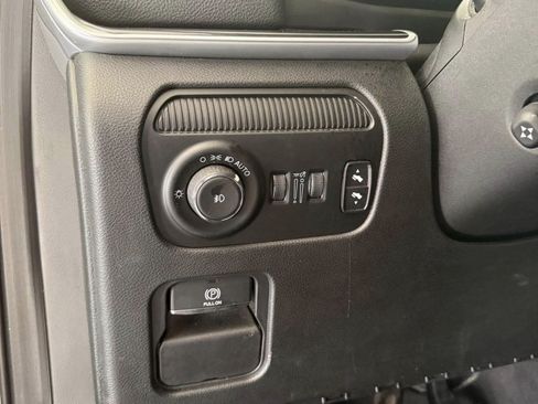 Used 2023 Jeep Wagoneer L 2WD image 19