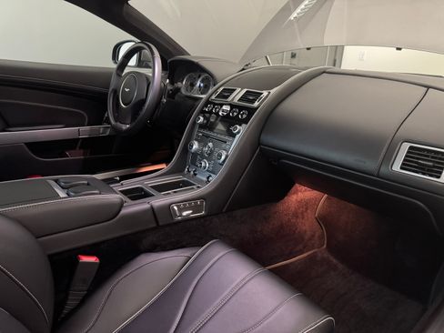 Used 2014 Aston Martin DB9 Coupe image 12