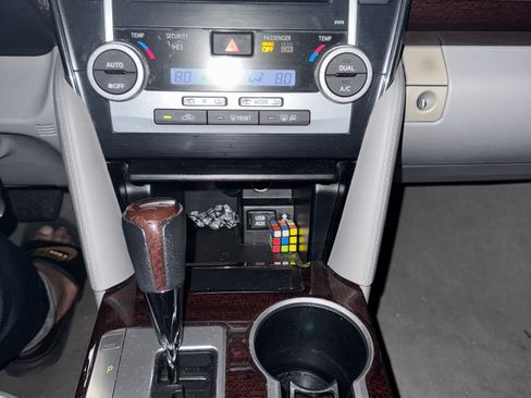 Used 2013 Toyota Camry XLE image 10