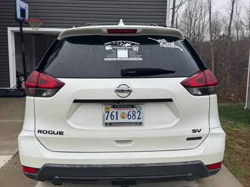 Used 2018 Nissan Rogue SV image 10