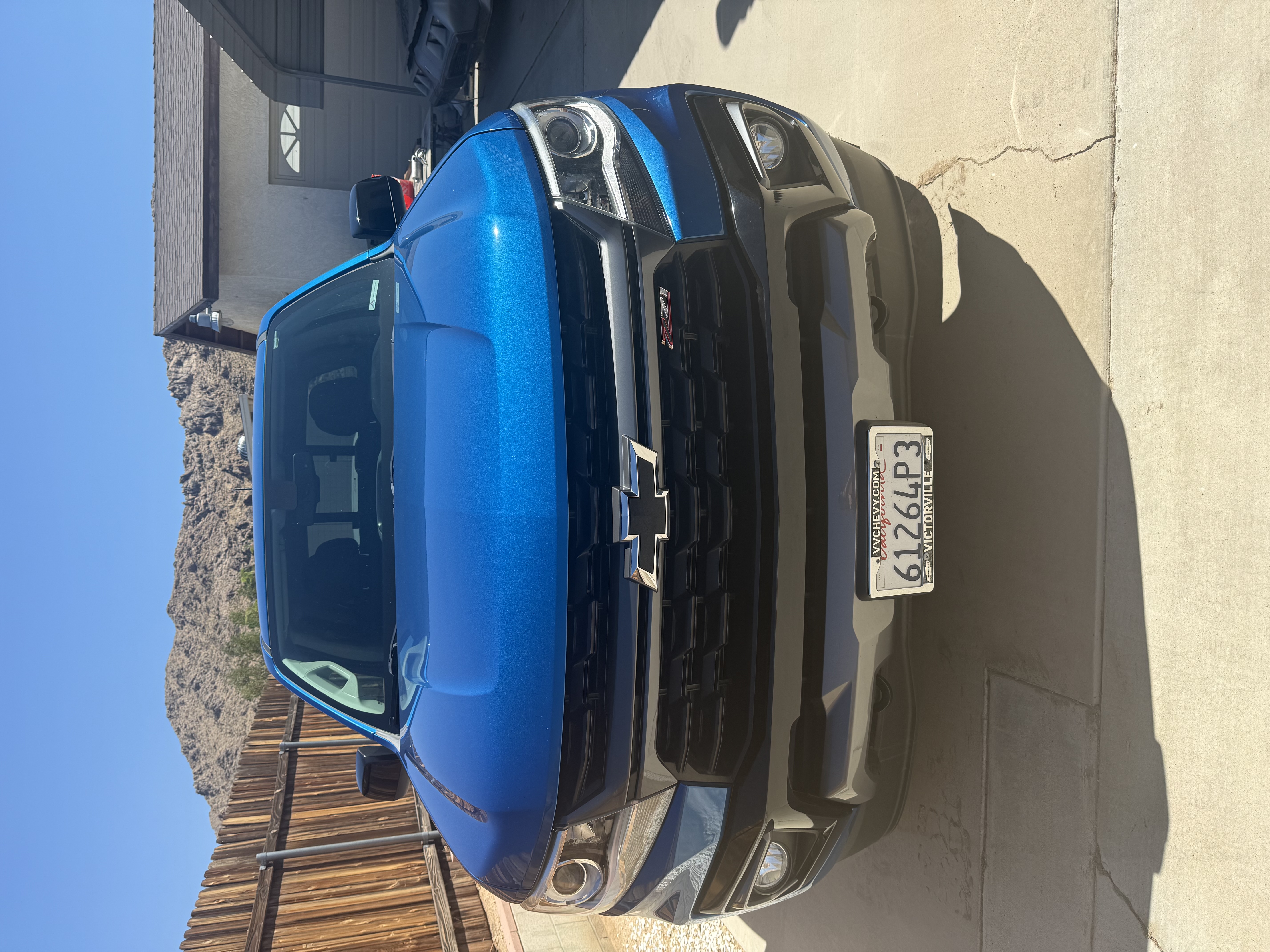 Used 2022 Chevrolet Colorado Z71 AWD/4WD image 2