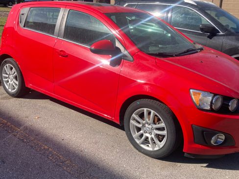 Used 2014 Chevrolet Sonic LT w/ Fun and Sun Package image 4