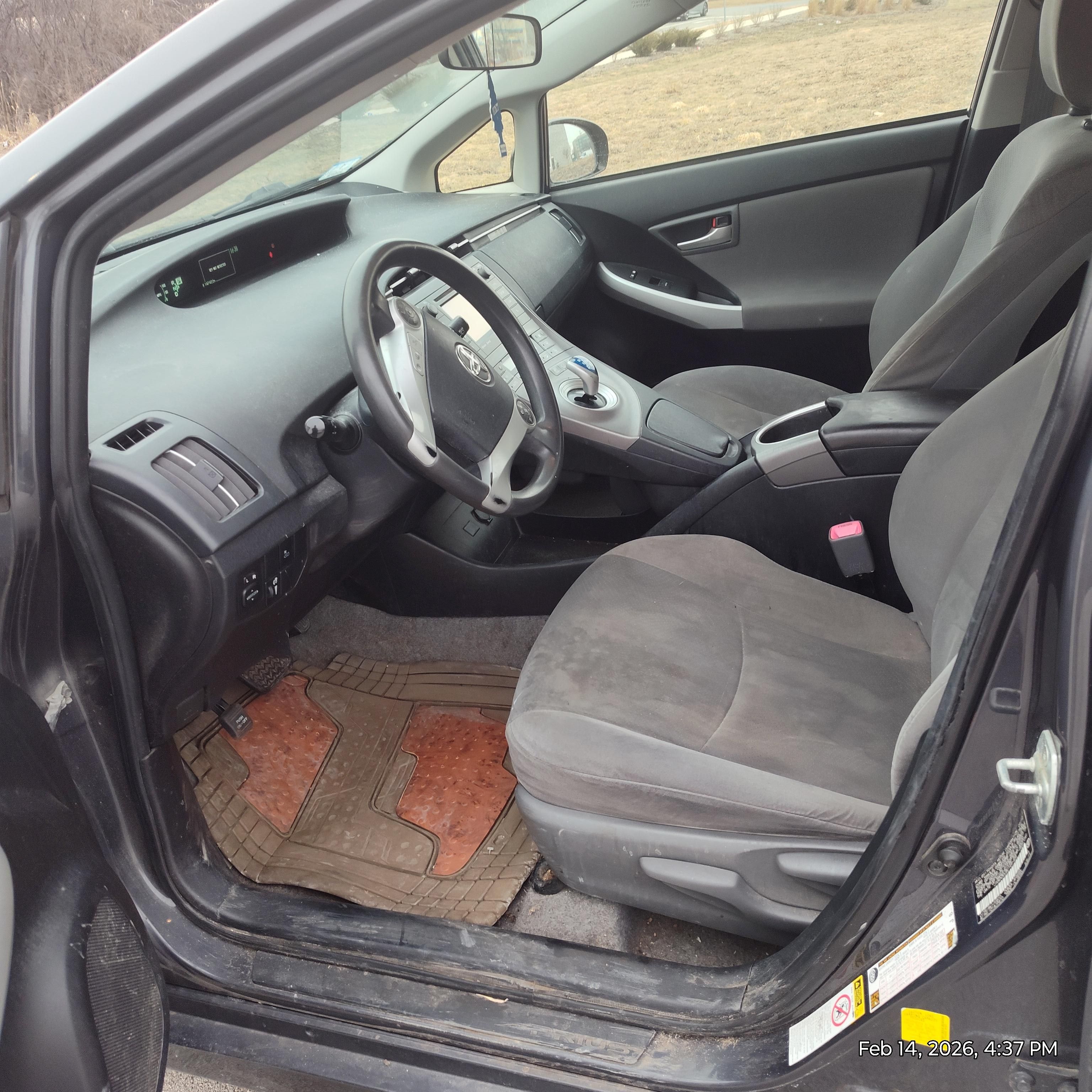 Used 2012 Toyota Prius Three w/ Solar Roof Pkg FWD image 4