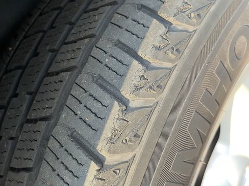 Used 2007 Kia Sorento 2WD w/ Sport Pkg image 12