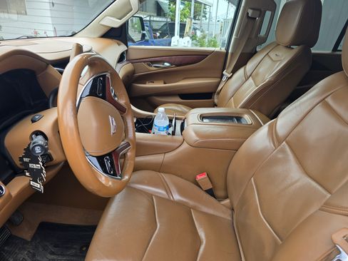 Used 2015 Cadillac Escalade Platinum image 11