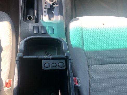 Used 2004 Toyota 4Runner Sport image 12