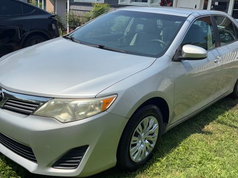 Used 2014 Toyota Camry FWD image 5
