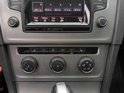Used 2015 Volkswagen Golf SE w/ Golf Sport Package FWD image 14
