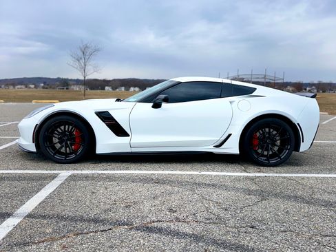 Used 2019 Chevrolet Corvette Grand Sport image 2