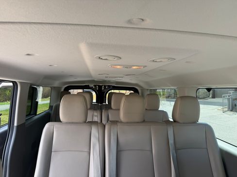 Used 2021 Nissan NV 3500 SL RWD image 24