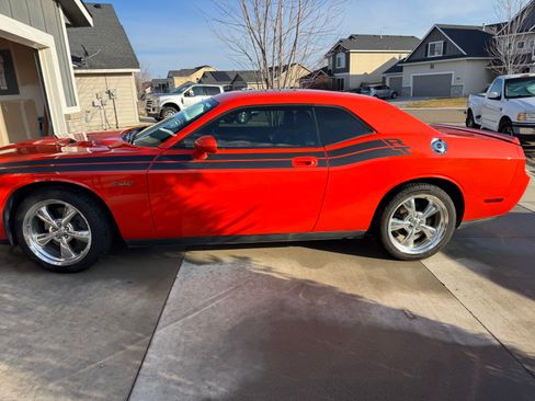 Used 2009 Dodge Challenger R/T RWD image 1