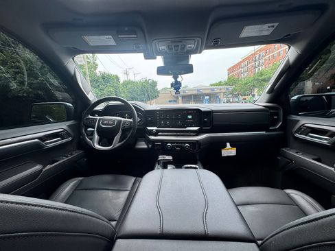 Used 2024 GMC Sierra 1500 SLT w/ SLT Premium Plus Package image 18