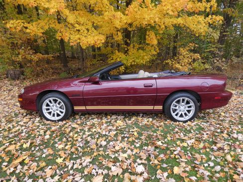Used 2002 Chevrolet Camaro Z28 RWD image 8