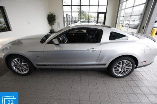 Used 2012 Ford Mustang Premium RWD image 5