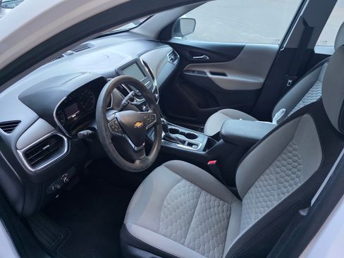 Used 2018 Chevrolet Equinox LS image 9