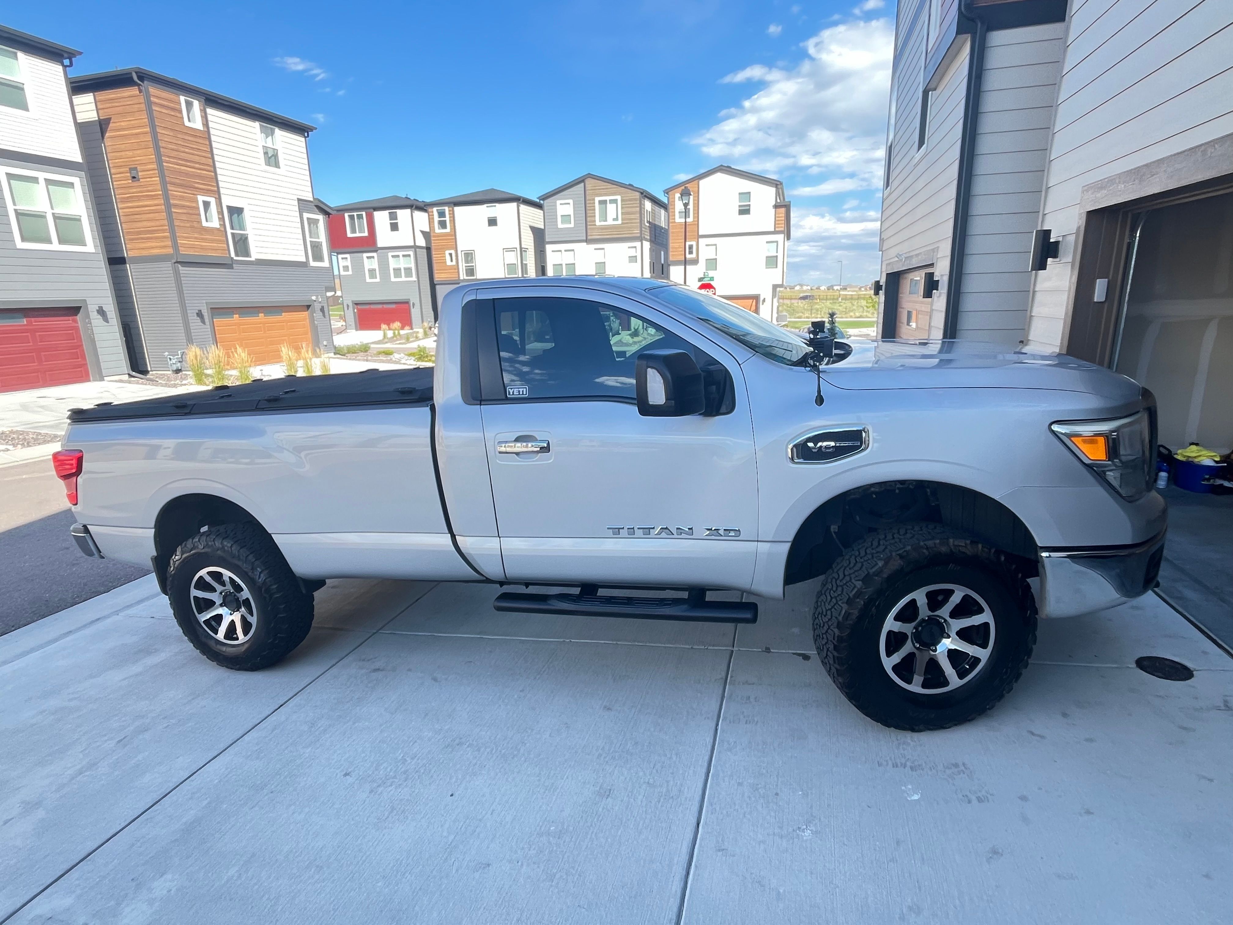 Used 2017 Nissan Titan SV RWD image 8