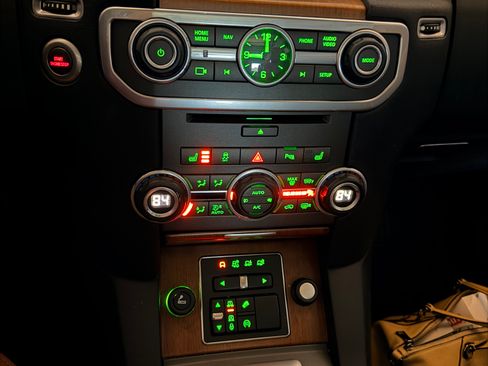 Used 2016 Land Rover LR4 HSE LUX image 11