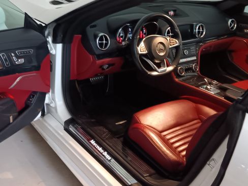Used 2017 Mercedes-Benz SL 550 image 5