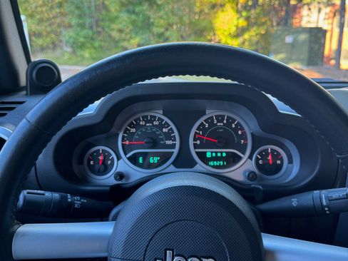 Used 2008 Jeep Wrangler Unlimited Sahara w/ Trailer Tow Group image 16