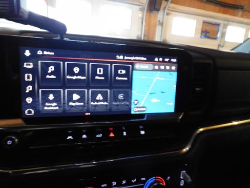 Used 2023 GMC Sierra 1500 SLE w/ Enhanced Capability Package image 16