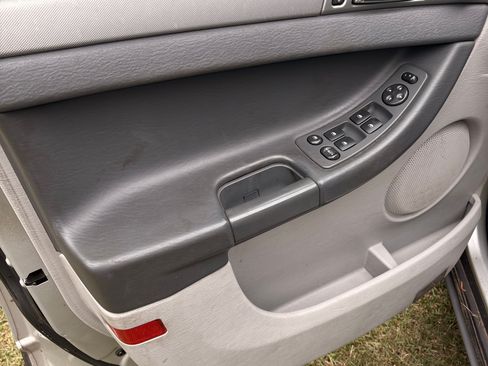 Used 2008 Chrysler Pacifica LX w/ Cargo Convenience Group image 14