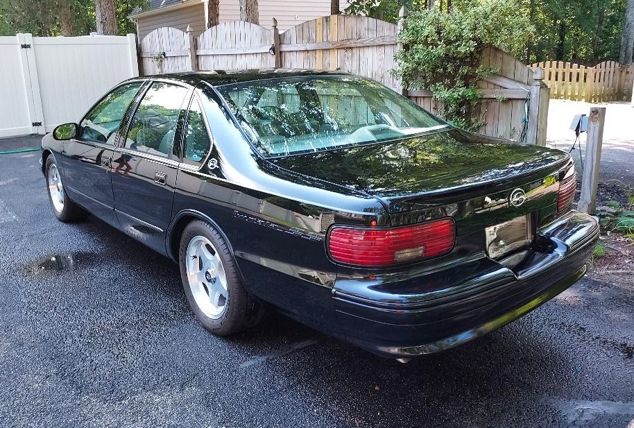 Used 1996 Chevrolet Impala SS RWD image 2