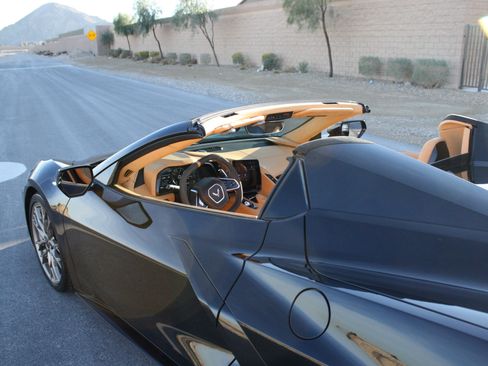 Used 2024 Chevrolet Corvette Stingray Premium Conv w/ Z51 Performance Package image 32