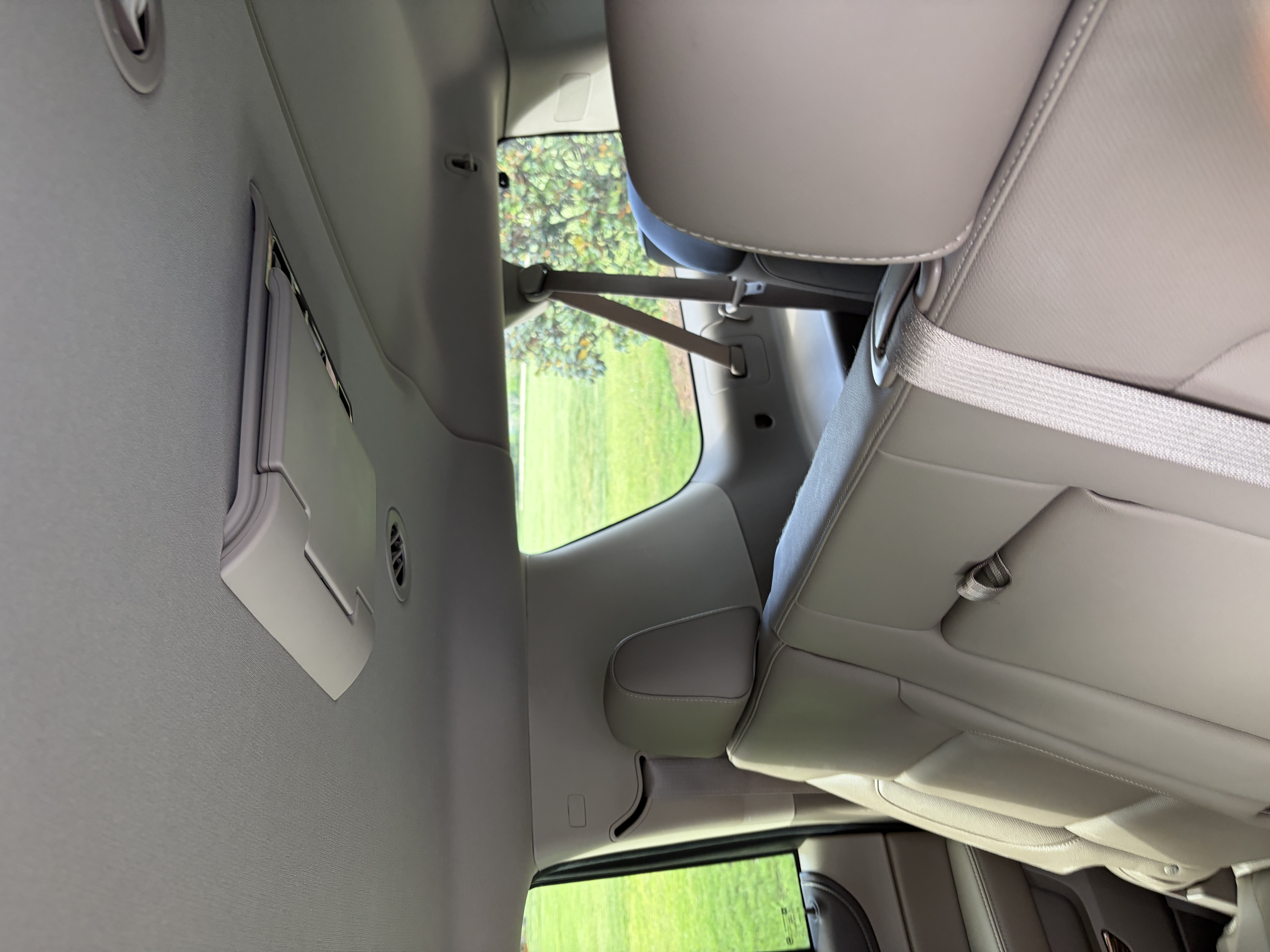 Used 2015 GMC Yukon XL SLT w/ Open Road Package AWD/4WD image 10