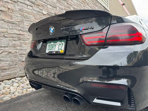 Used 2017 BMW M4 Coupe image 9