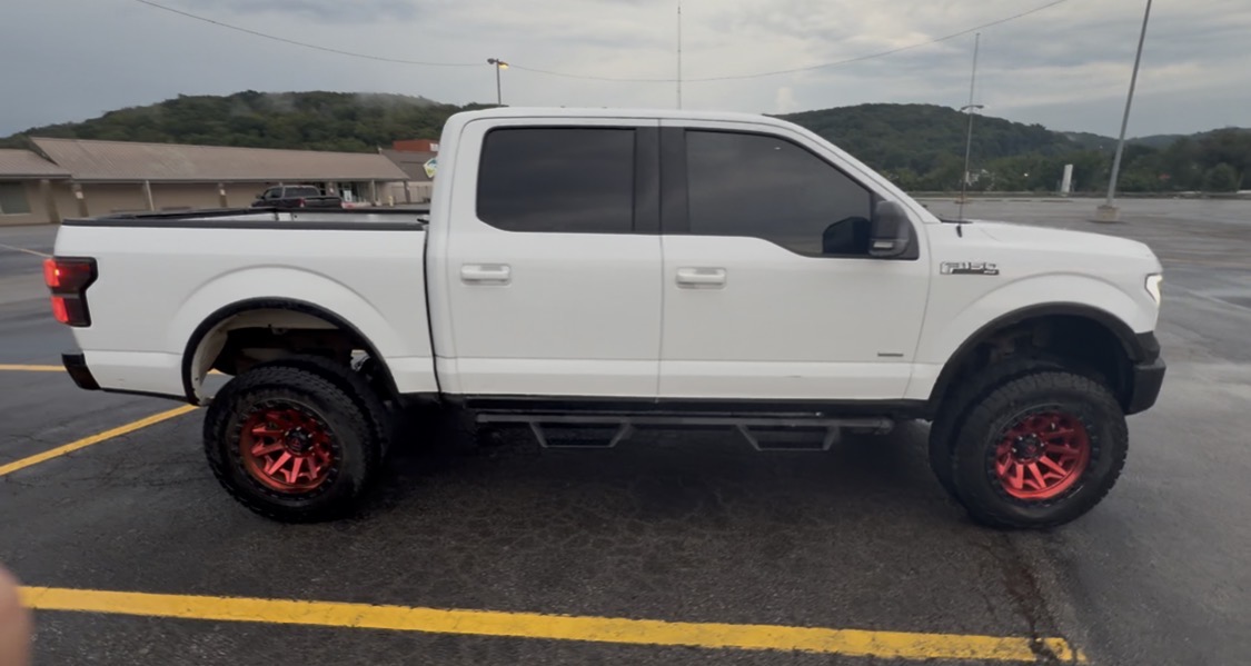 Used 2017 Ford F150 XLT w/ Equipment Group 302A Luxury AWD/4WD image 1