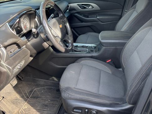 Used 2018 Chevrolet Traverse LT image 12
