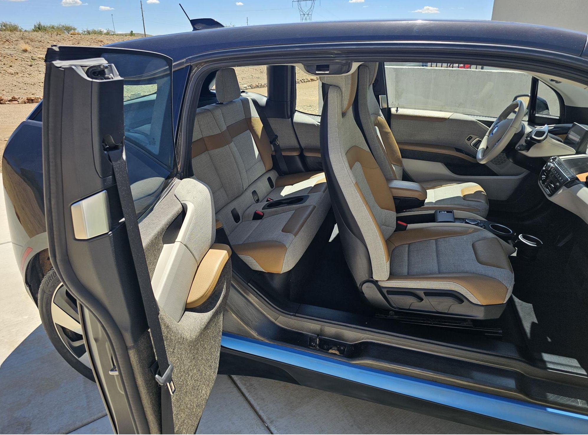 Used 2015 BMW i3 w/ Range Extender RWD image 10