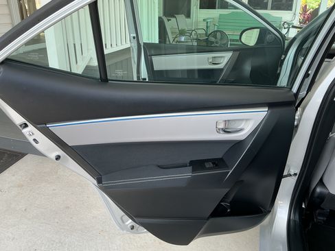 Used 2015 Toyota Corolla LE FWD image 23