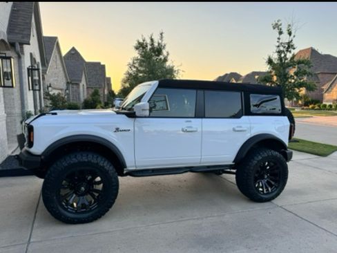 Used 2023 Ford Bronco Outer Banks image 5
